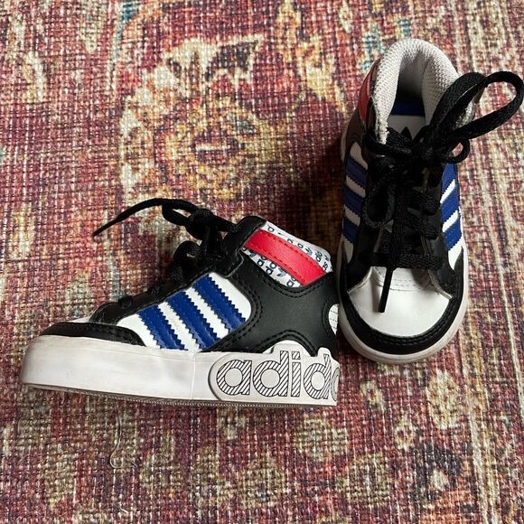 Adidas Infant boys size 4 High-Top Sneakers - Black, Blue, Red - Picture 3 of 8